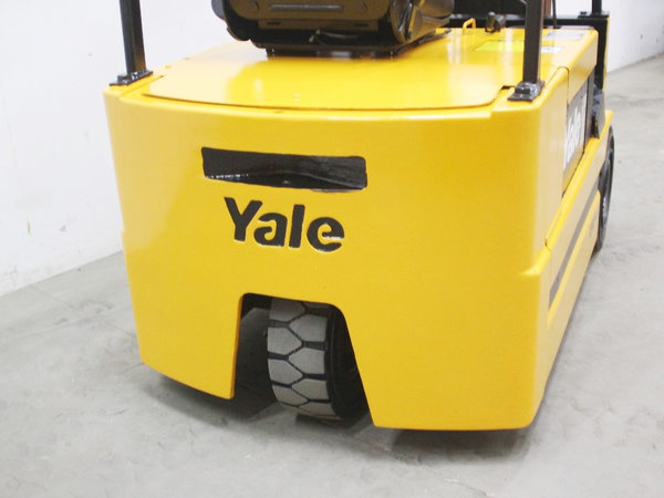 Yale ERP 15 - Triplo freelift 4500 mm